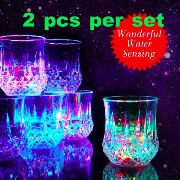 [2pcs / set]Creative Light Up LED Cups Automatic Flashing Drinking Cup Mugs For Party Supplies
